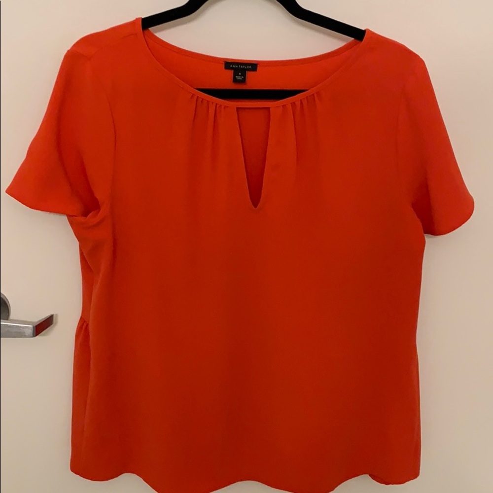 Ann Taylor keyhole top with ruffle back